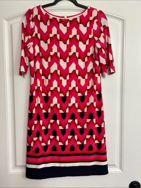 Eliza J Pink Dress / Size 4 / Lovely design/ 3/4 sleeve / zip back